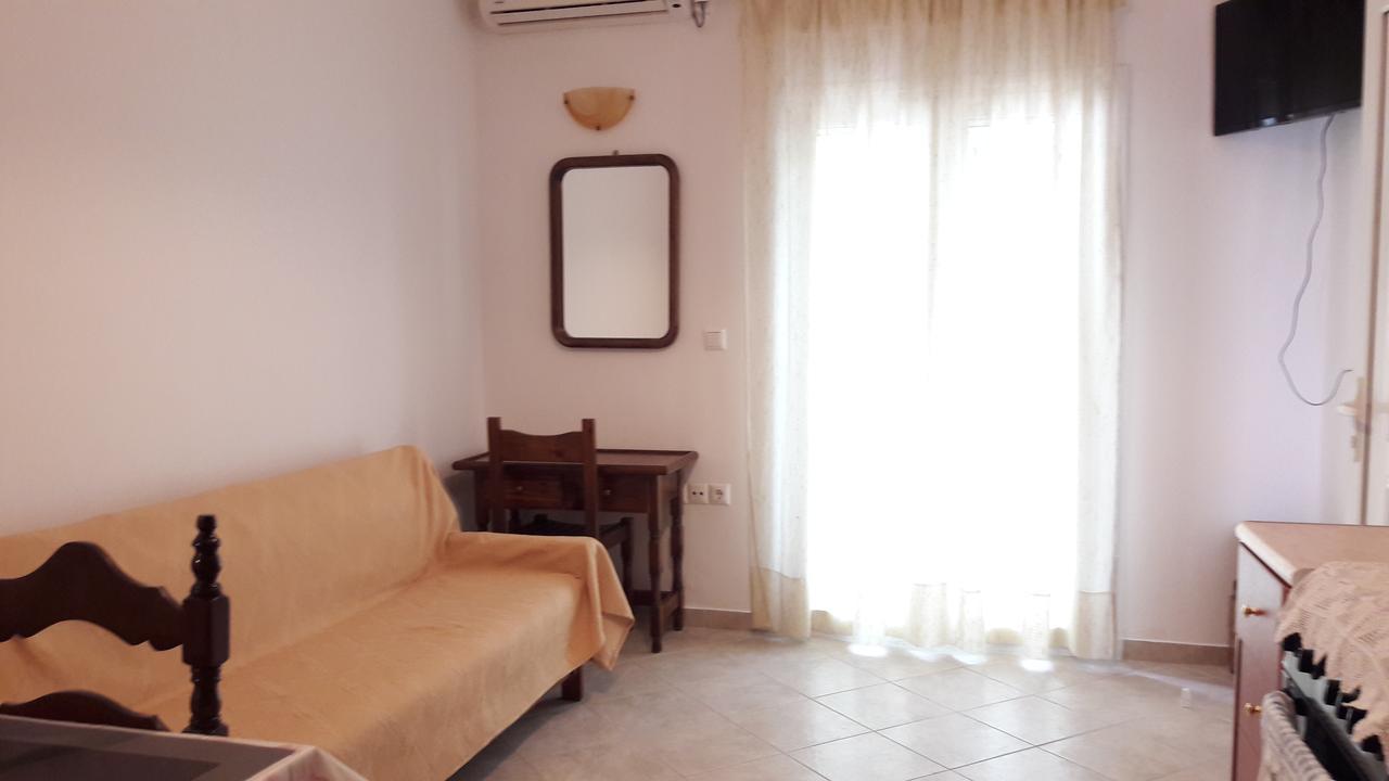 Nikolaou Thomas House Apartment ปาร์กา ภายนอก รูปภาพ